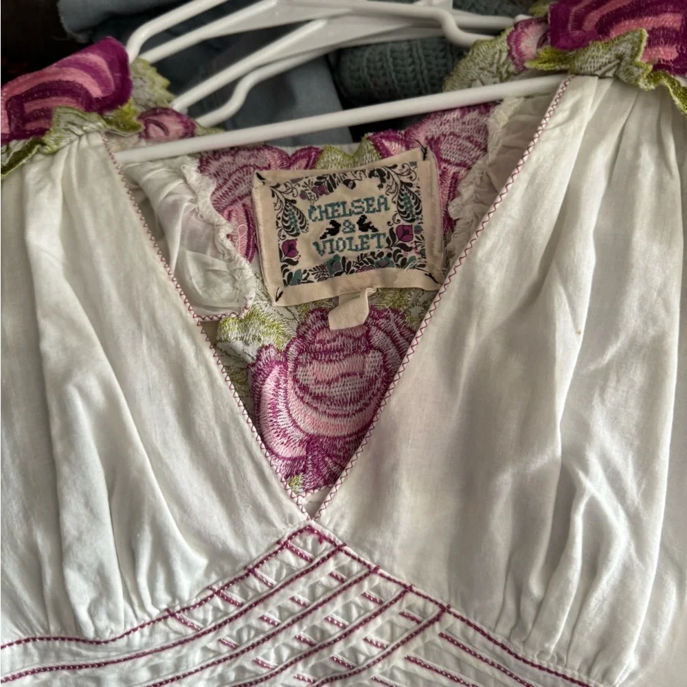 Floral Embroidered White Dress Chelsea & Violet M Sundress Boho Hippie Appliqué - Picture 5 of 5